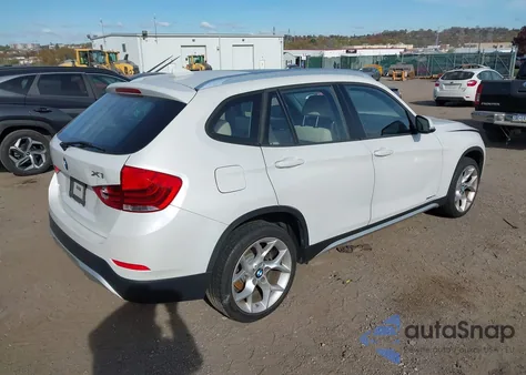 2015 BMW X1 xDrive28I из США, поврежденный, VIN WBAVL1C50FVY41397